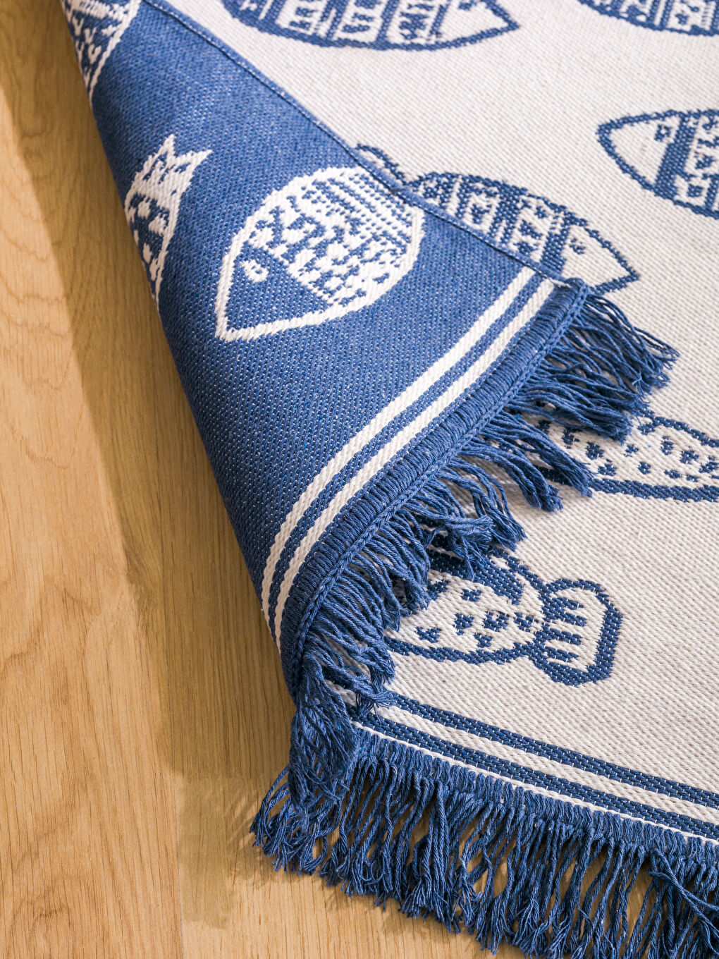 Mavi Balık Desenli Püsküllü Halı 80x140 cm-2