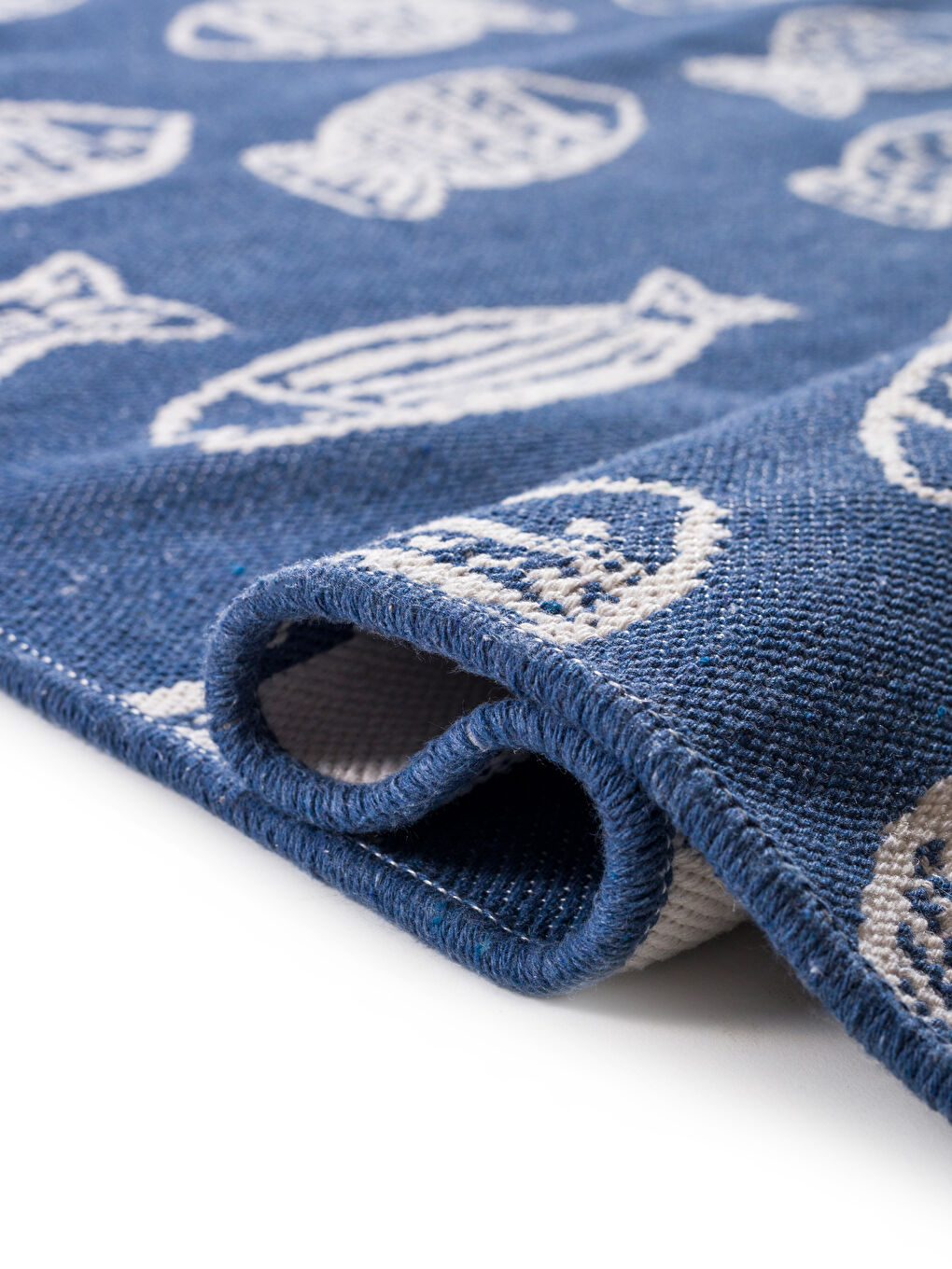 Mavi Balık Desenli Püsküllü Halı 80x140 cm-3