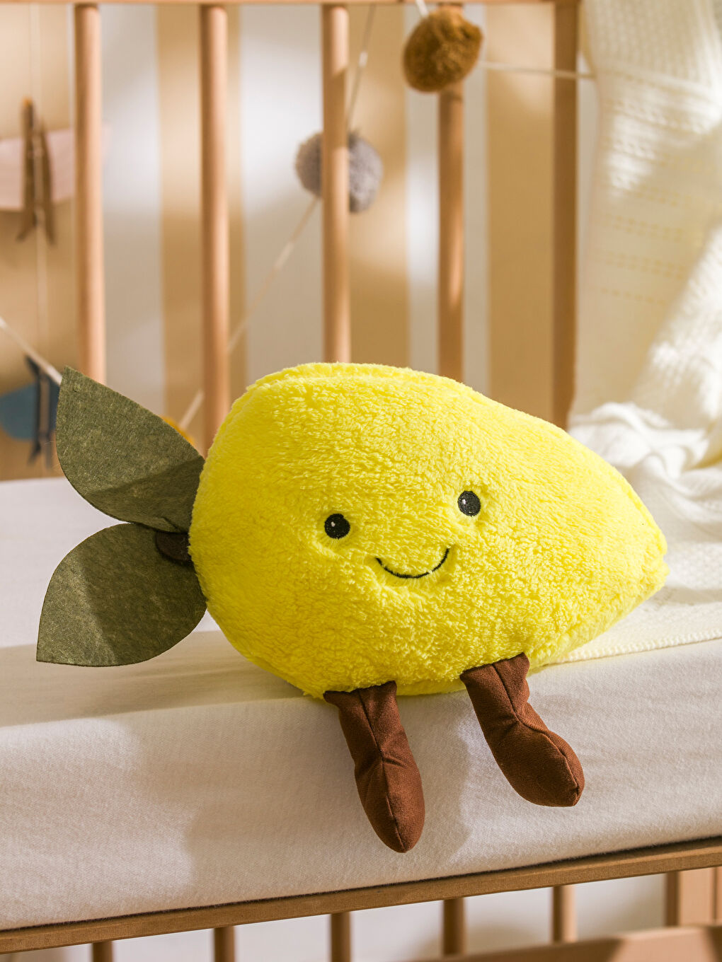 LCW HOME Sari Limon Figürlü Pelüş Bebek Kırlent 24 cm
