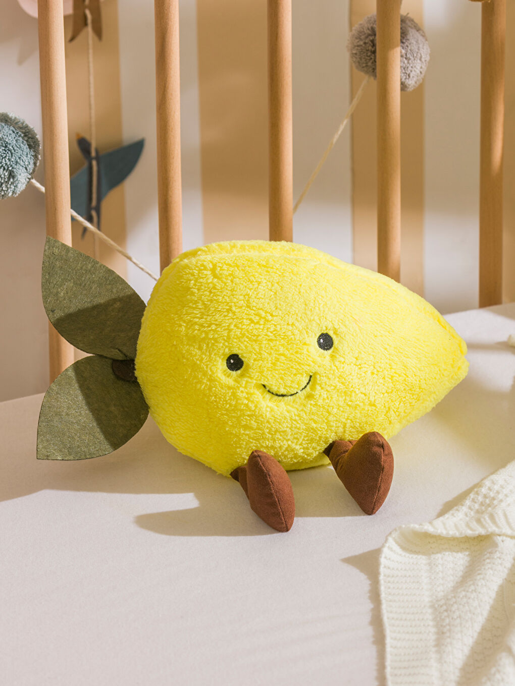 LCW HOME Sari Limon Figürlü Pelüş Bebek Kırlent 24 cm - 1