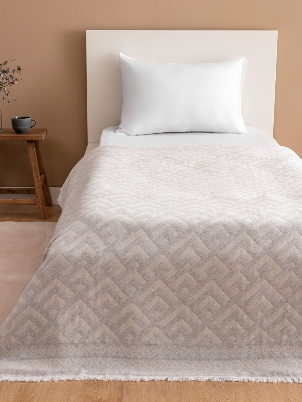 LCW HOME Gri Püsküllü Tek Kişilik Yatak Örtüsü 130x170 cm