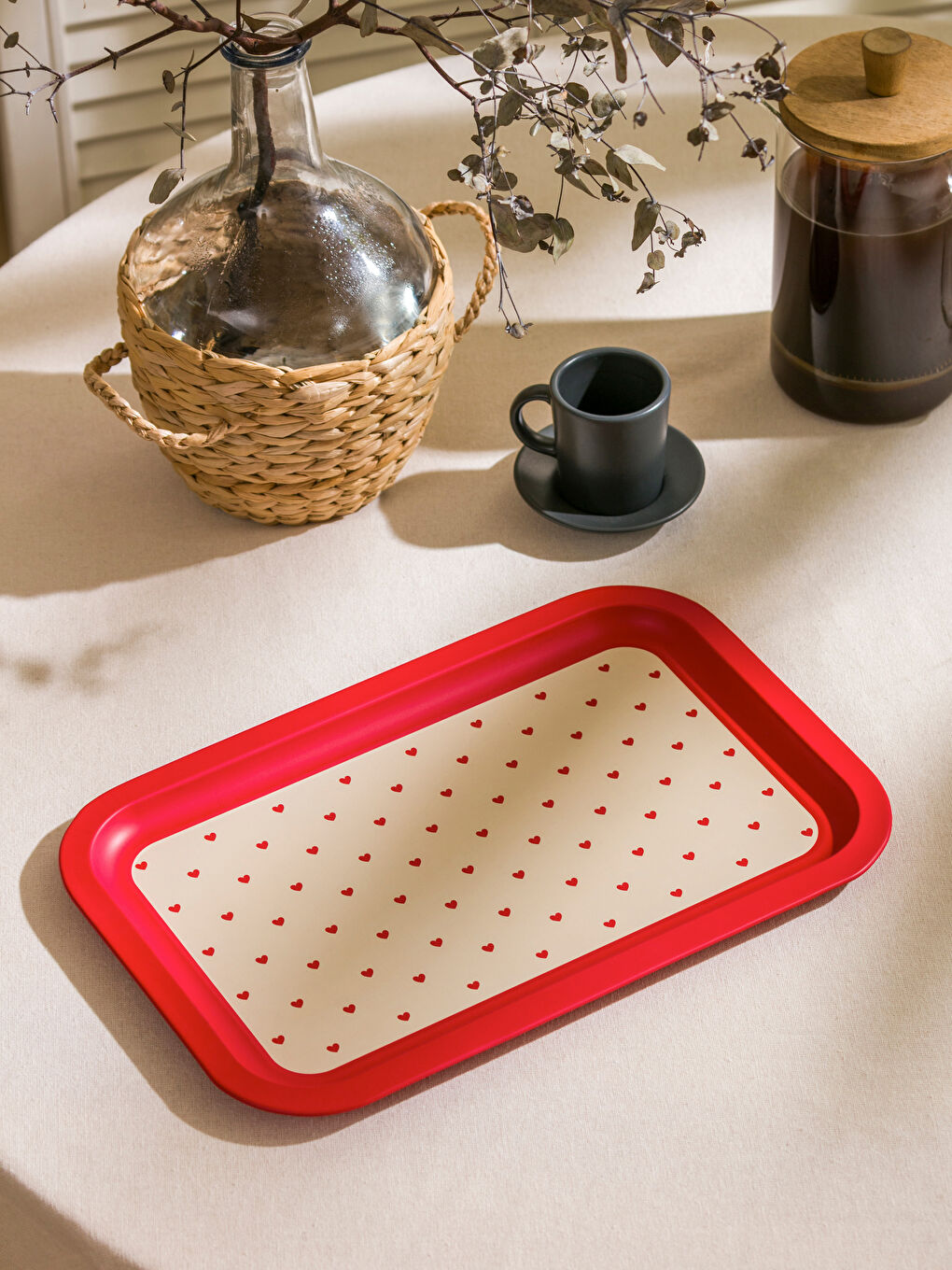 Kırmızı Kalp Desenli Metal Tepsi 30 cm-1