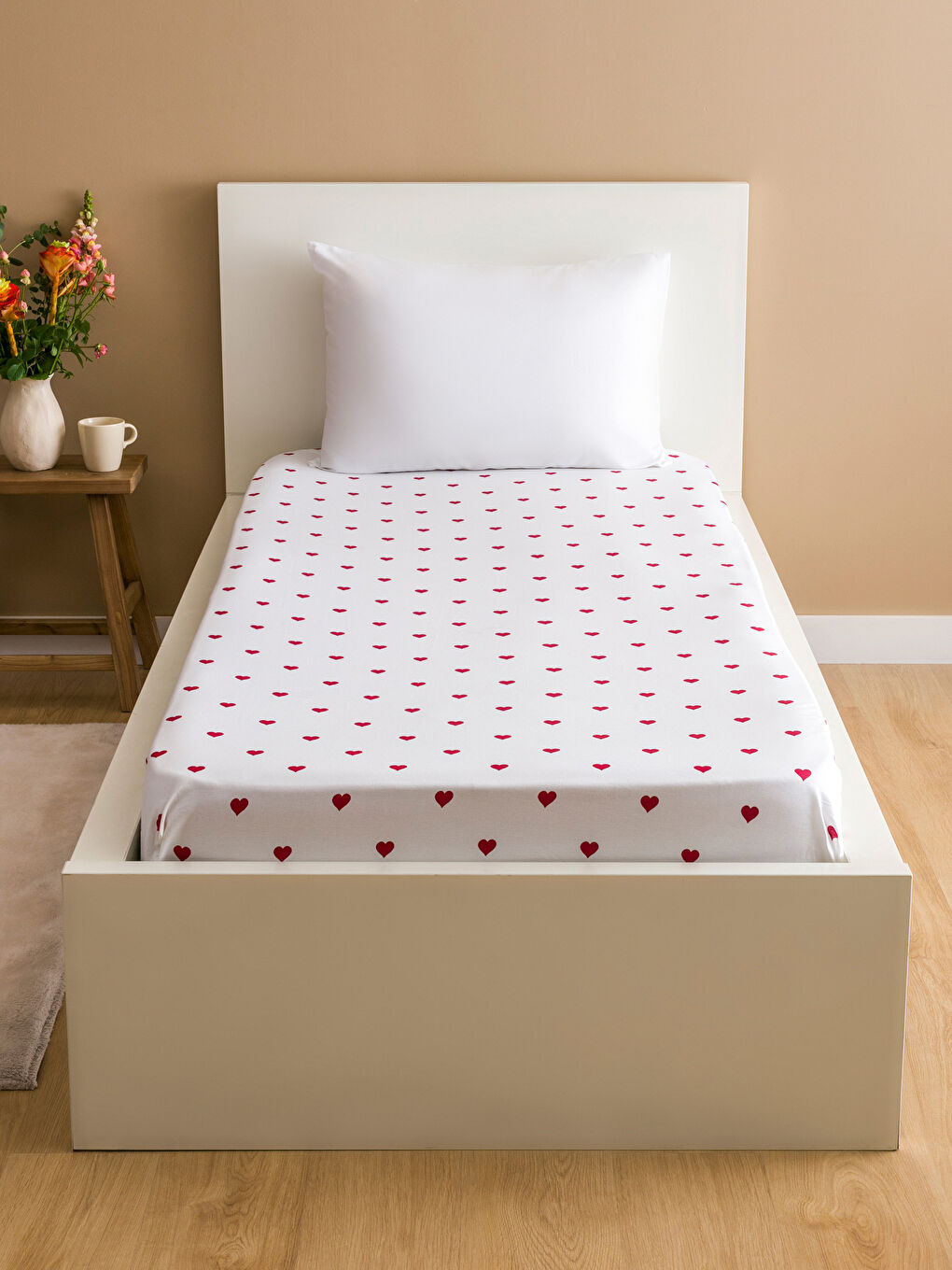 LCW HOME Kırmızı Kalp Desenli Tek Kişilik Lastikli Çarşaf