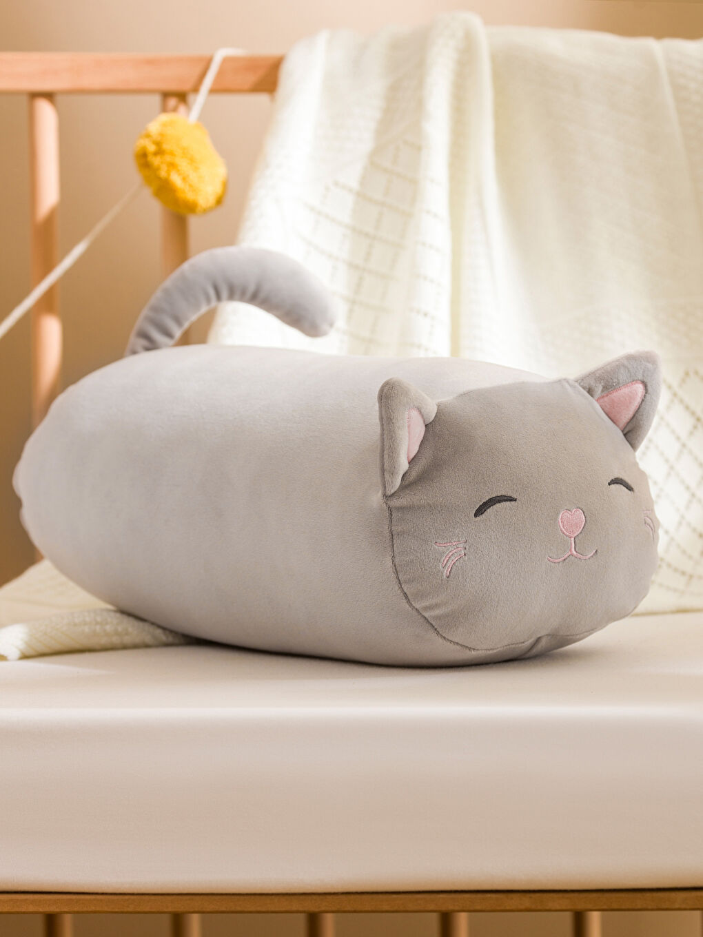 LCW HOME Gri Kedi Figürlü Pelüş Bebek Kırlent 40 cm