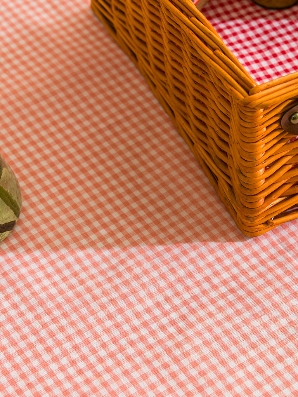 Sarı Ekose Desenli Masa Örtüsü 150x150 cm-2