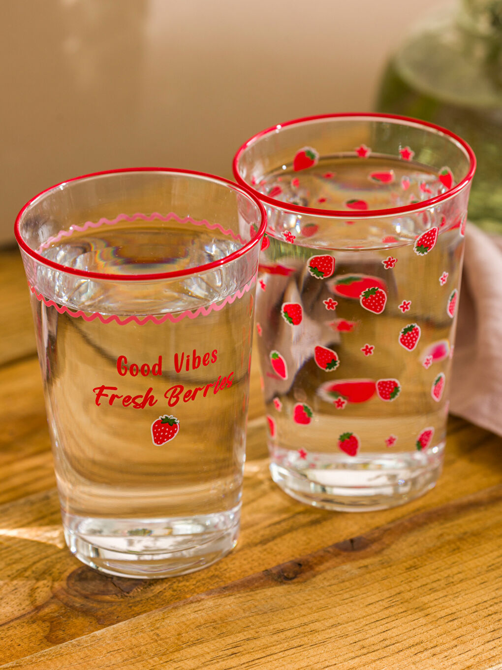 طقم أكواب زجاج مطبوع بالفراولة - ٣ قطع ٢٩٠ مل-2