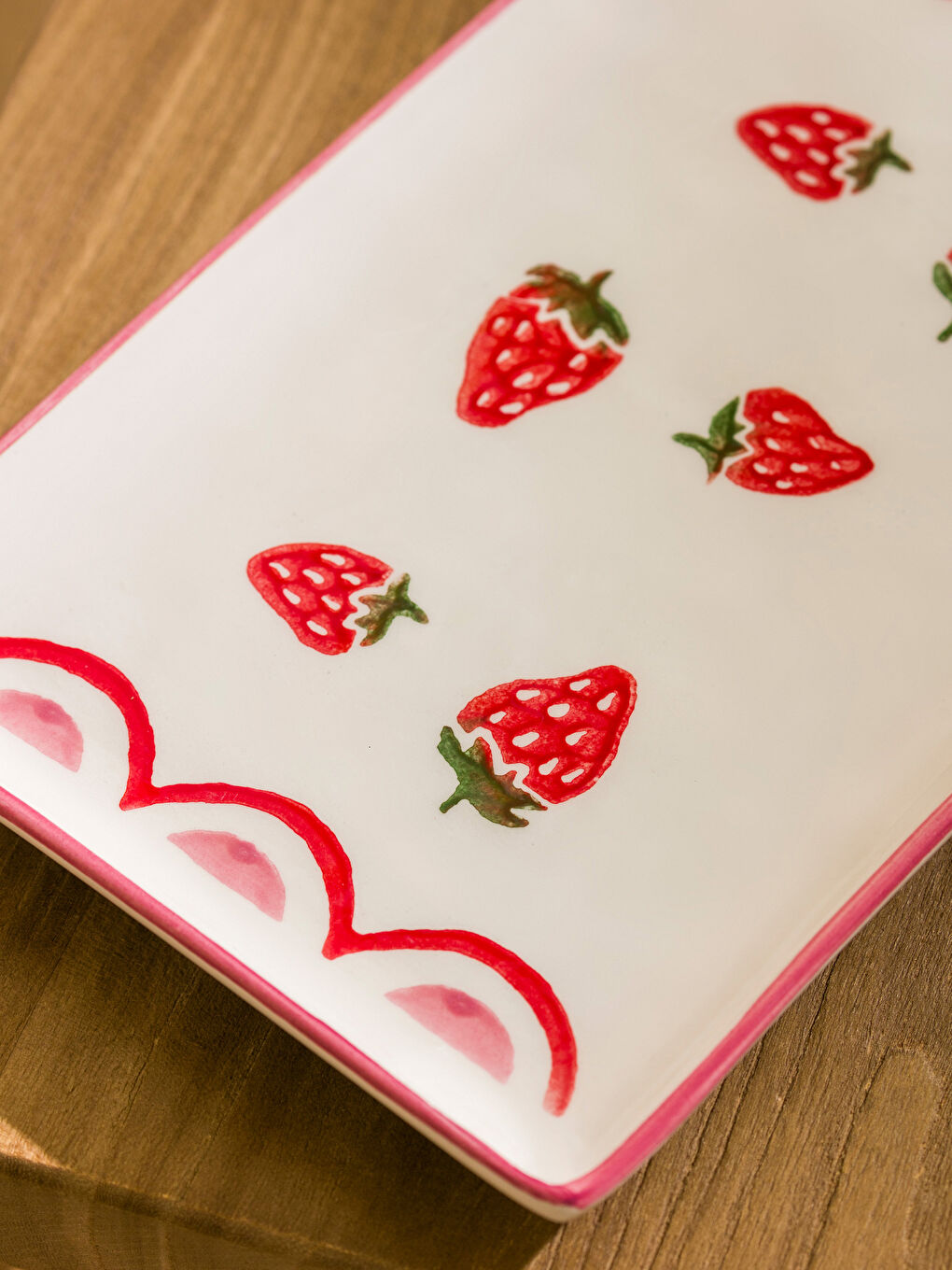 Kırmızı Çilek Baskılı Seramik Sunum Tabağı 28 cm-2