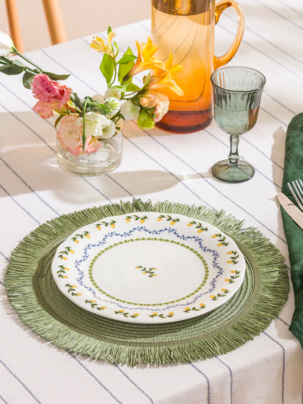 Karışık Çiçek Baskılı Porselen Servis Tabağı 26 cm