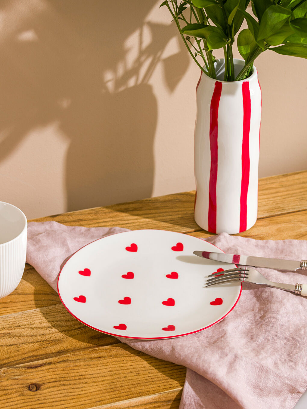 LCW HOME Kirmizi Kalp Desenli Pasta Tabağı 21 cm