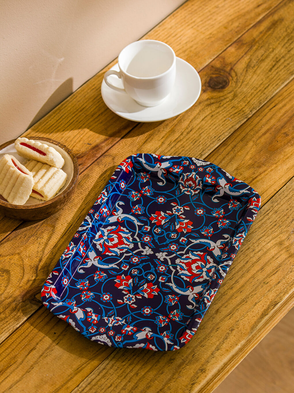 Karışık Motif Desenli Metal Tepsi 25 cm-1