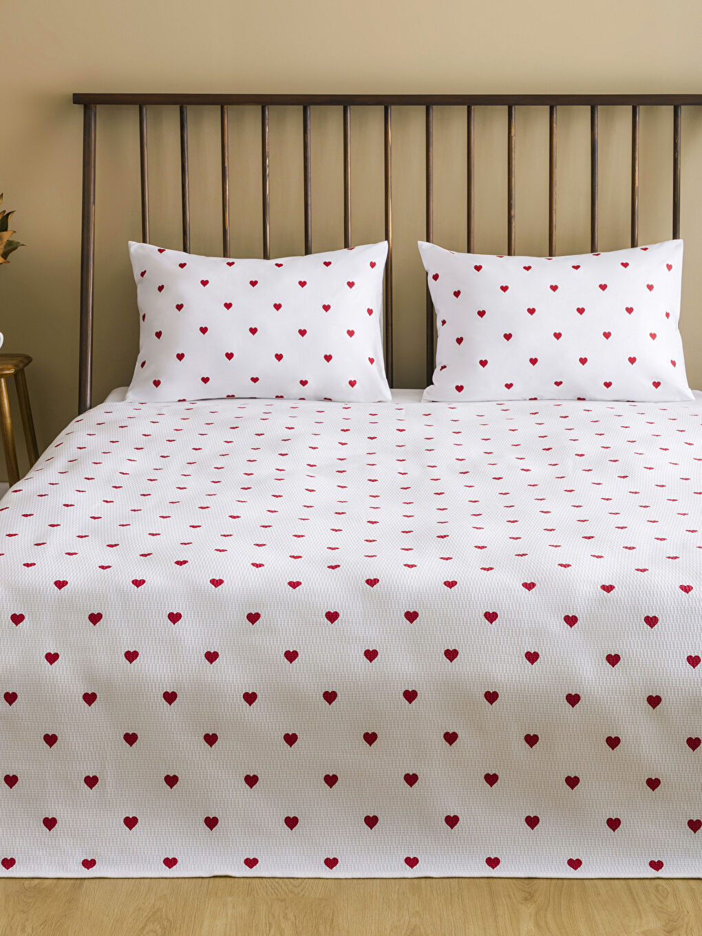 Kırmızı Kalp Desenli Çift Kişilik Pike Seti