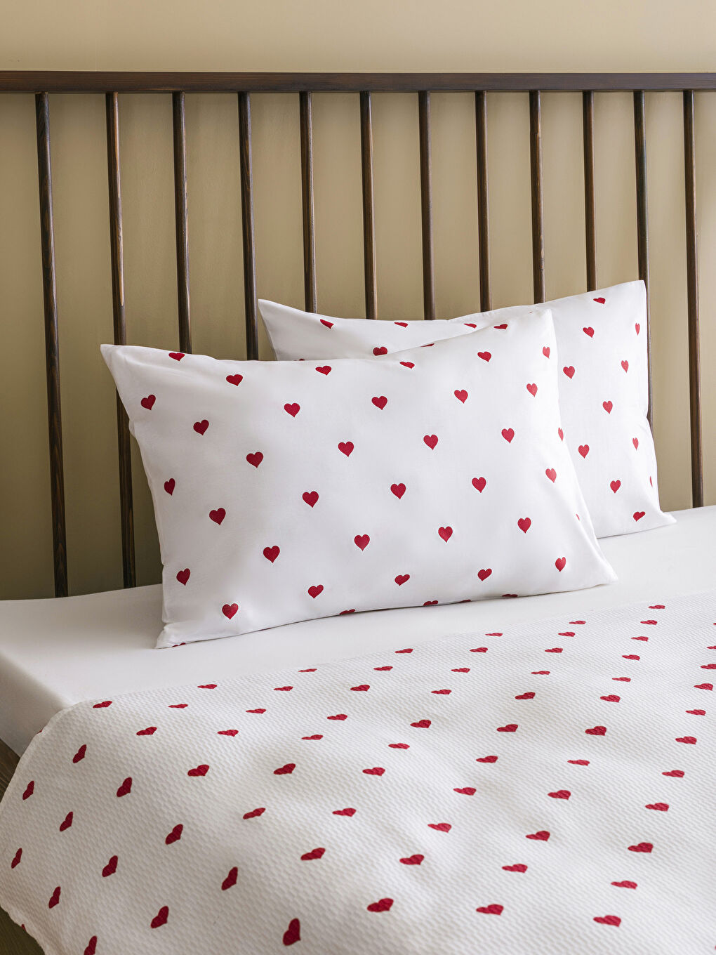 Kırmızı Kalp Desenli Çift Kişilik Pike Seti-2