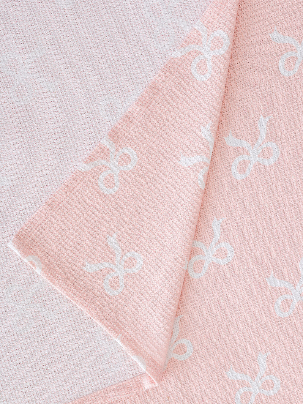 Pembe Fiyonk Desenli Çift Kişilik Pike Seti-4