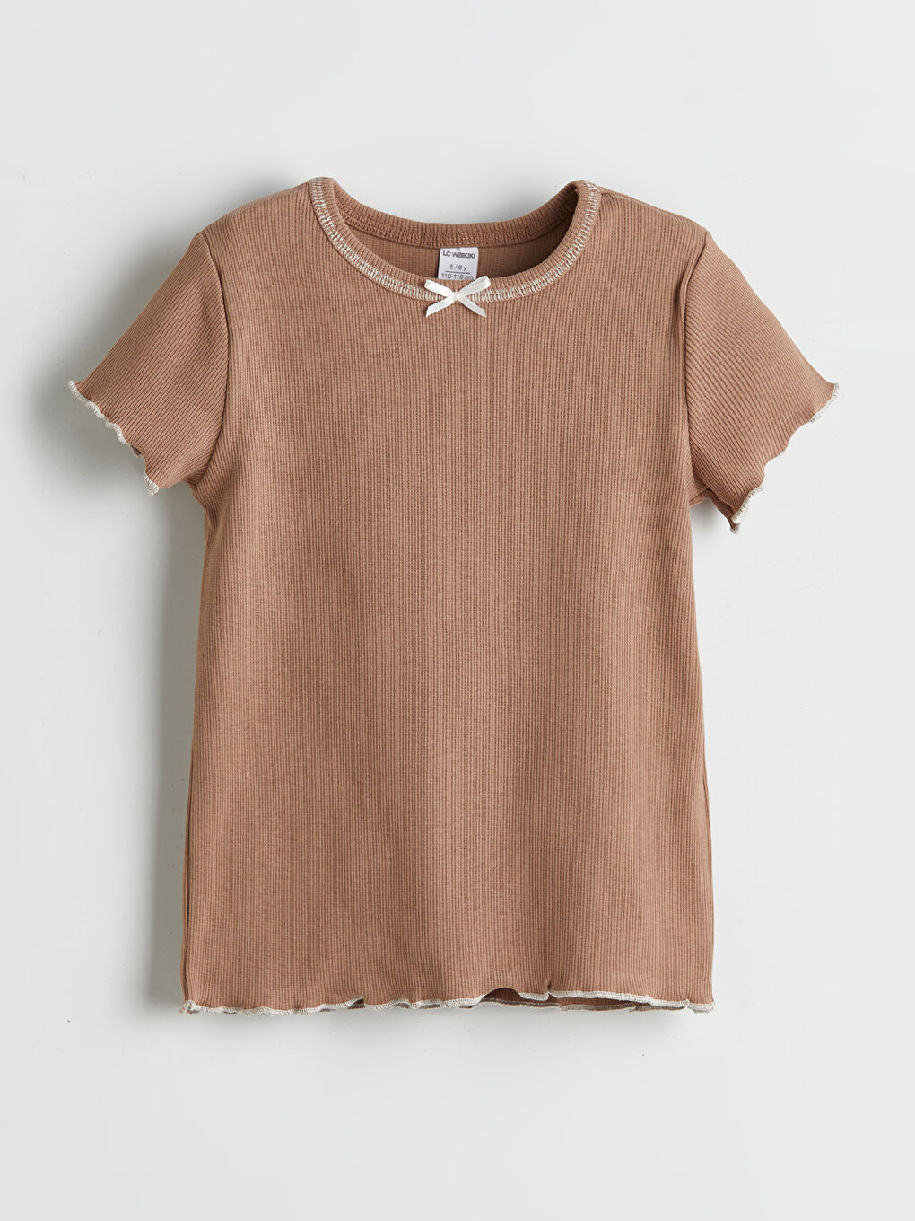 Kahverengi Kurdele Detaylı Kız Çocuk Tişört