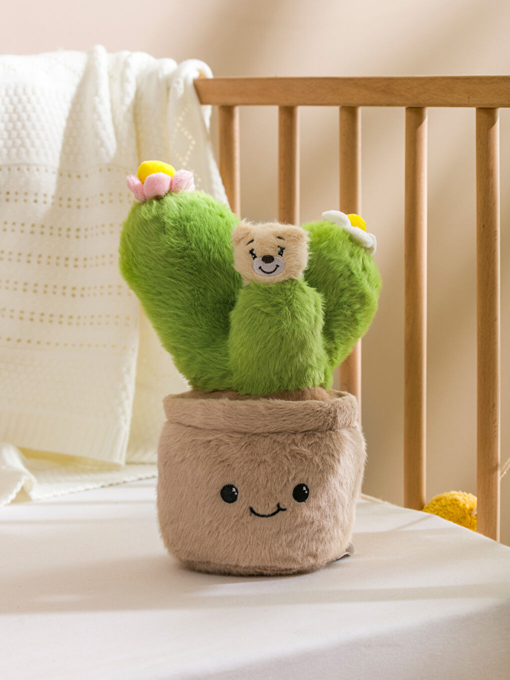 Karışık Saksı Figürlü Pelüş Bebek Kırlent 32 cm