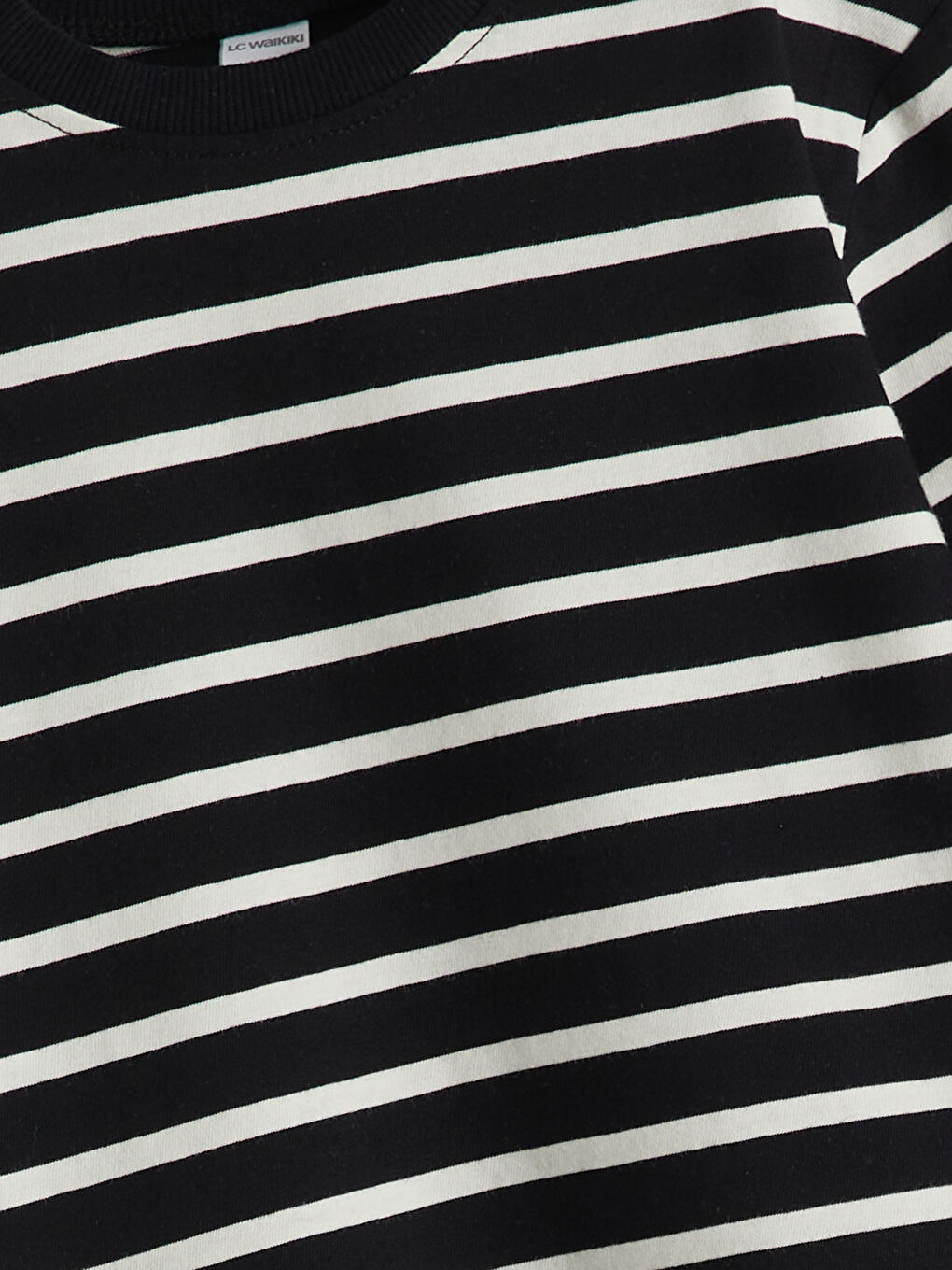 Beyaz Bisiklet Yaka Çizgili Erkek Çocuk Tişört-1