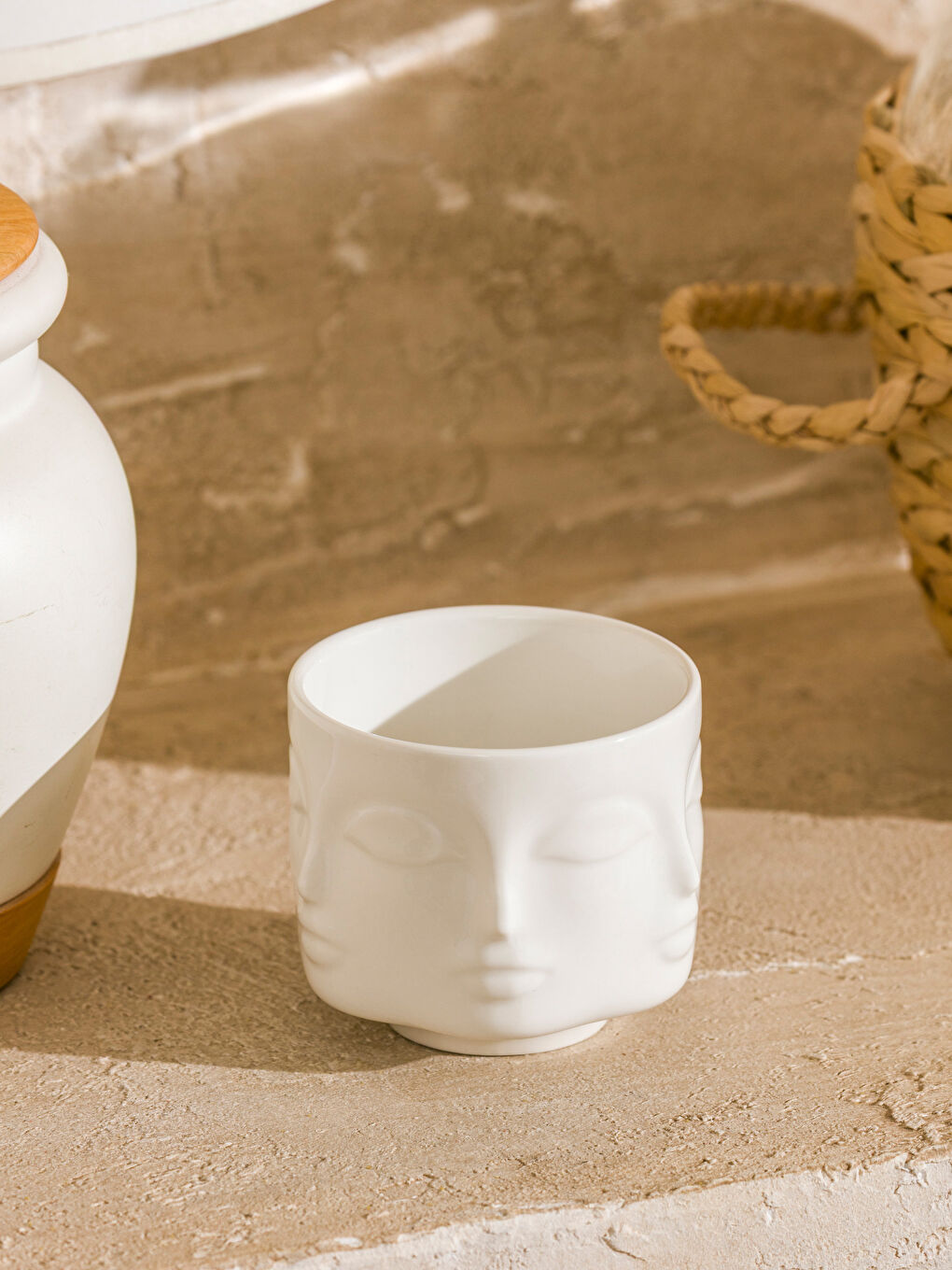 Ekru Yüz Baskılı Seramik Mumluk 8 cm-1