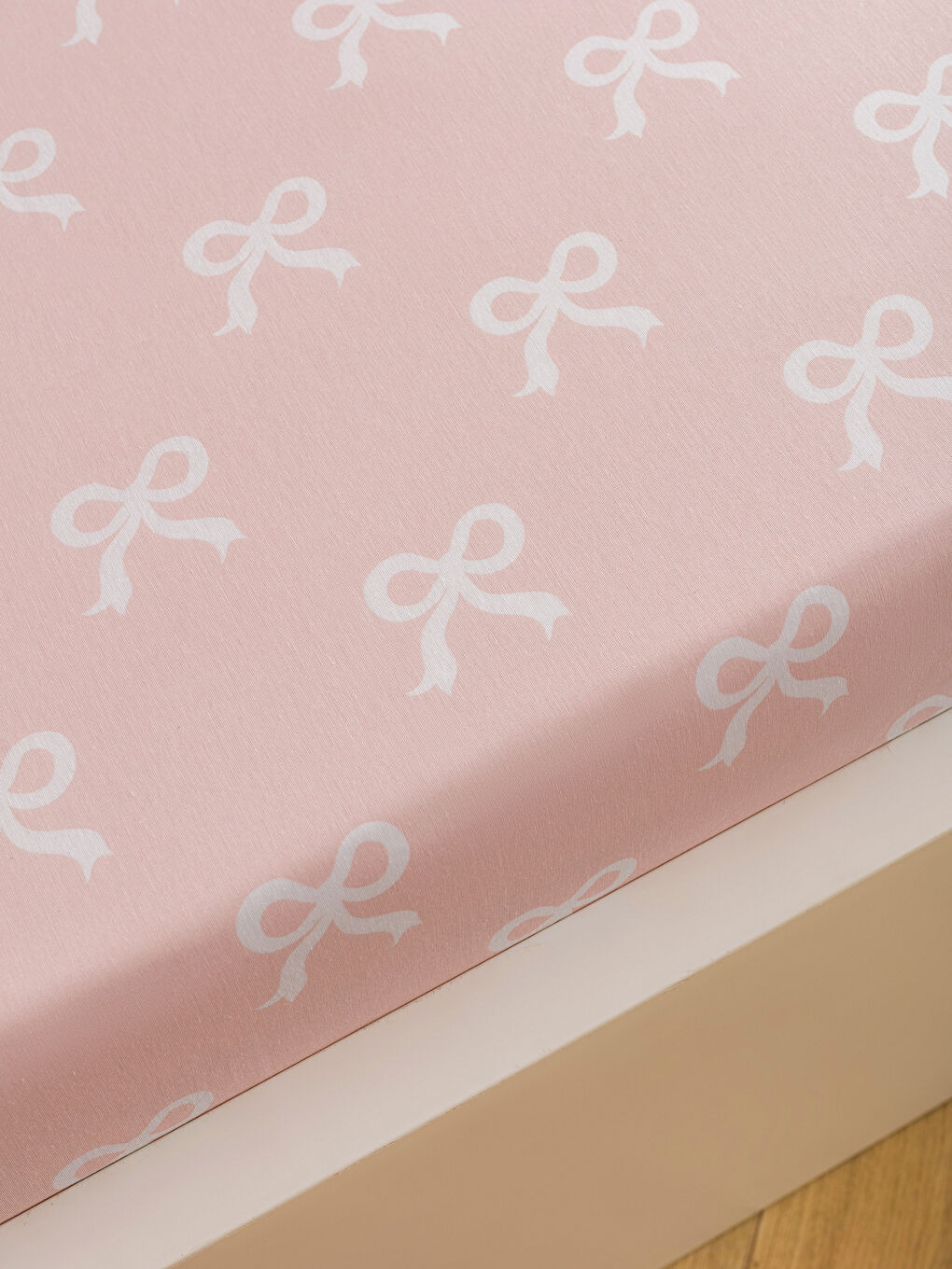 Fiyonk Baskılı Çift Kişilik Lastikli Çarşaf-1