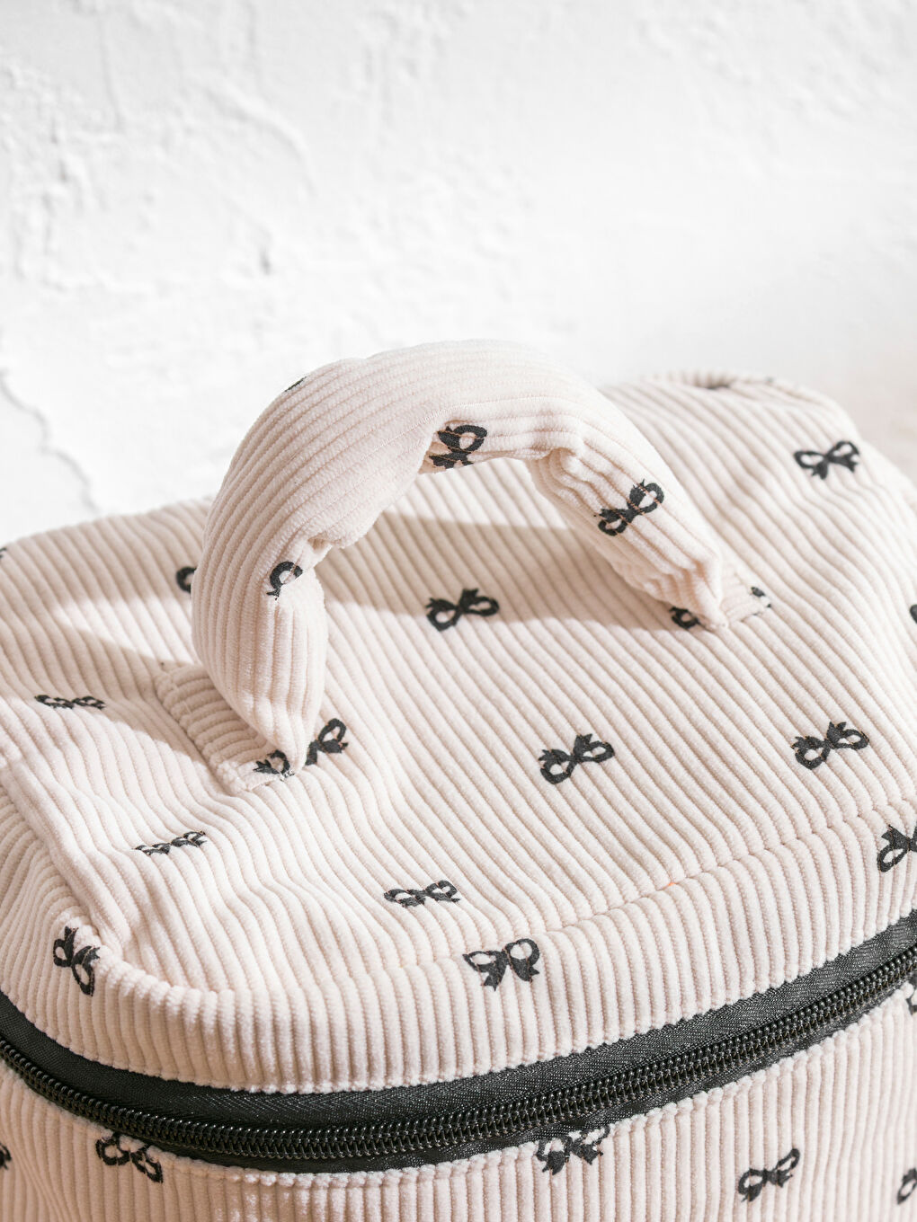 Fiyonk Desenli Makyaj Çantası-1