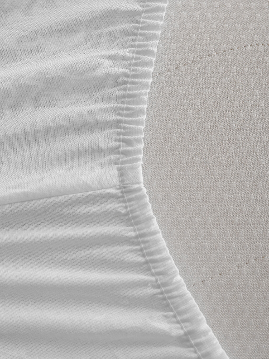 Beyaz Düz Çift Kişilik Lastikli Çarşaf-3
