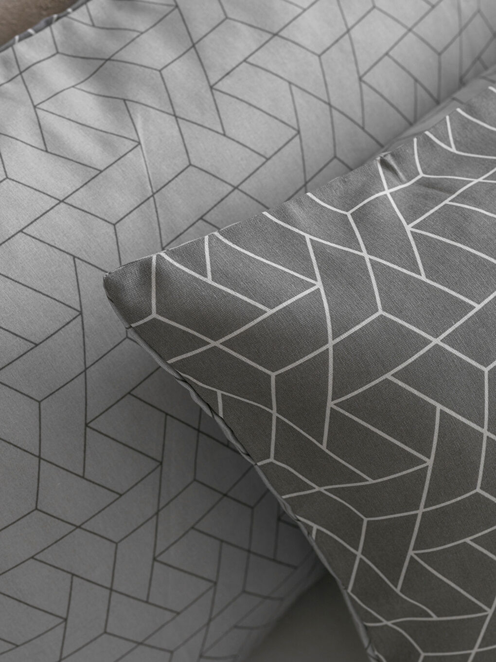 Geometrik Desenli Çift Kişilik Nevresim Seti-3