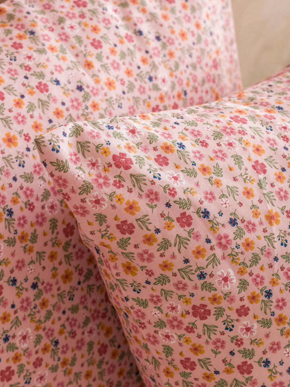 Karışık Çiçek Desenli Yastık Kılıfı 2'li 50x70 cm-2