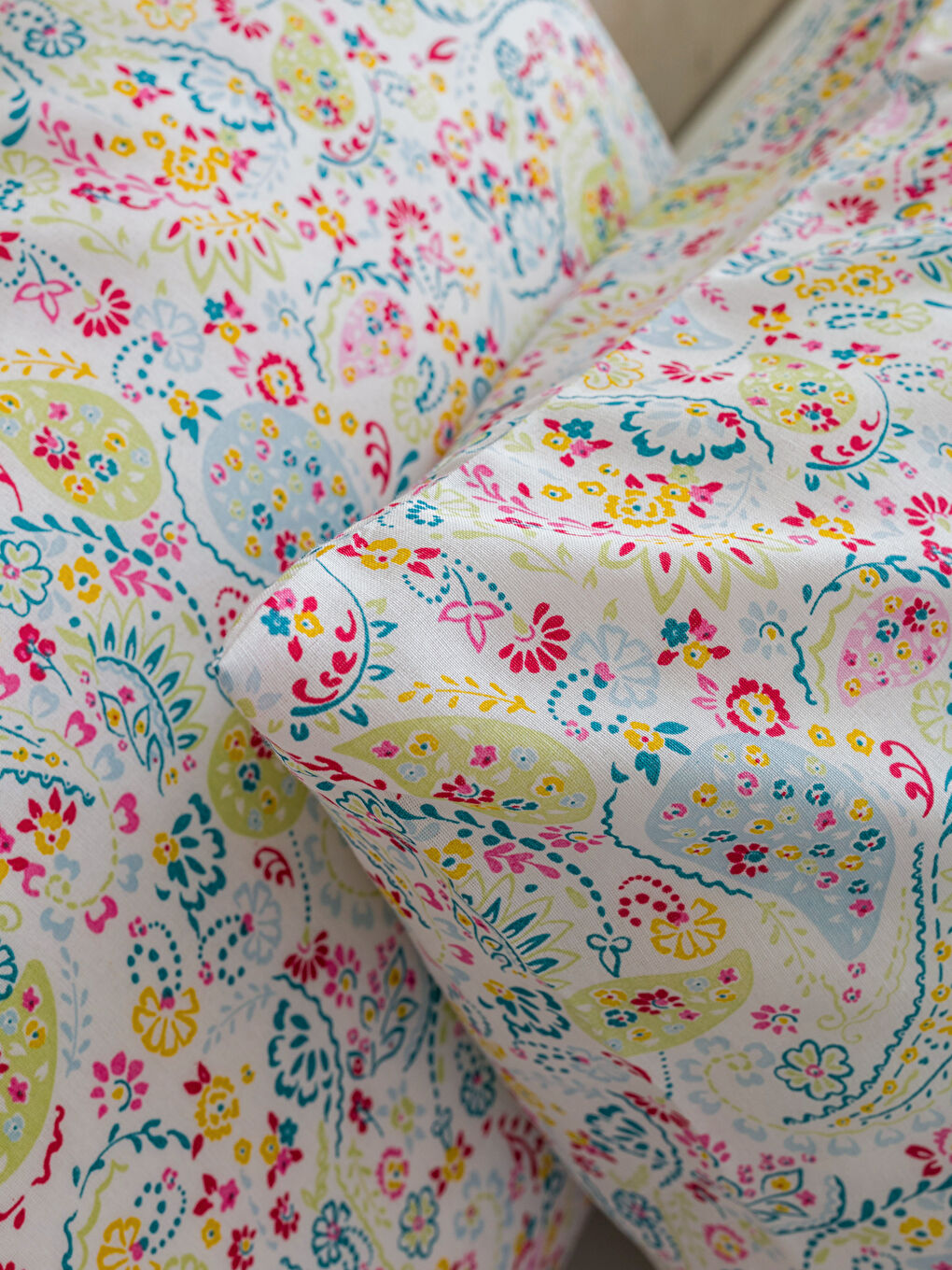 Karışık Çiçek Desenli Yastık Kılıfı 2'li 50x70 cm-2