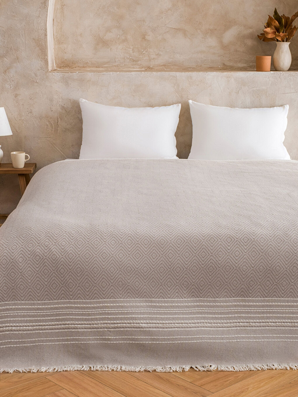 Bej Nakış Detaylı Koltuk Örtüsü 180x230 Cm