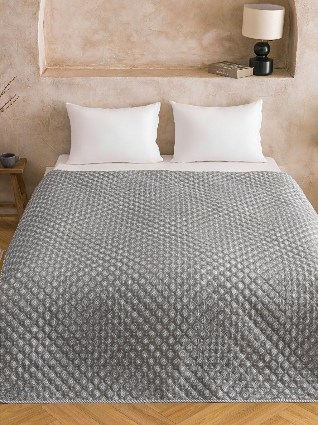 Karışık Kapitone Desenli Çift Kişilik Yatak Örtüsü-1