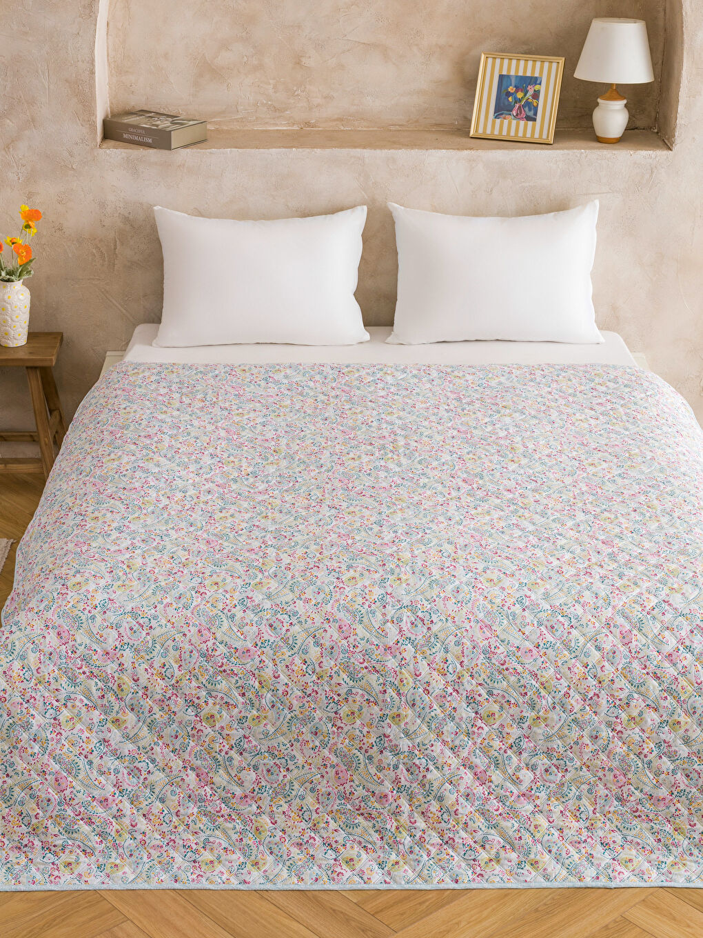Karışık Çiçek Desenli Çift Kişilik Yatak Örtüsü -1