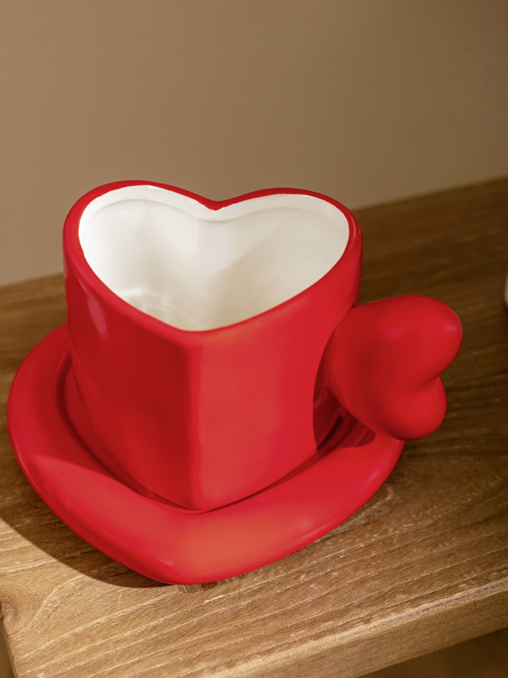 Kırmızı Kalp Figürlü Seramik Çay Fincanı 430 ml-2