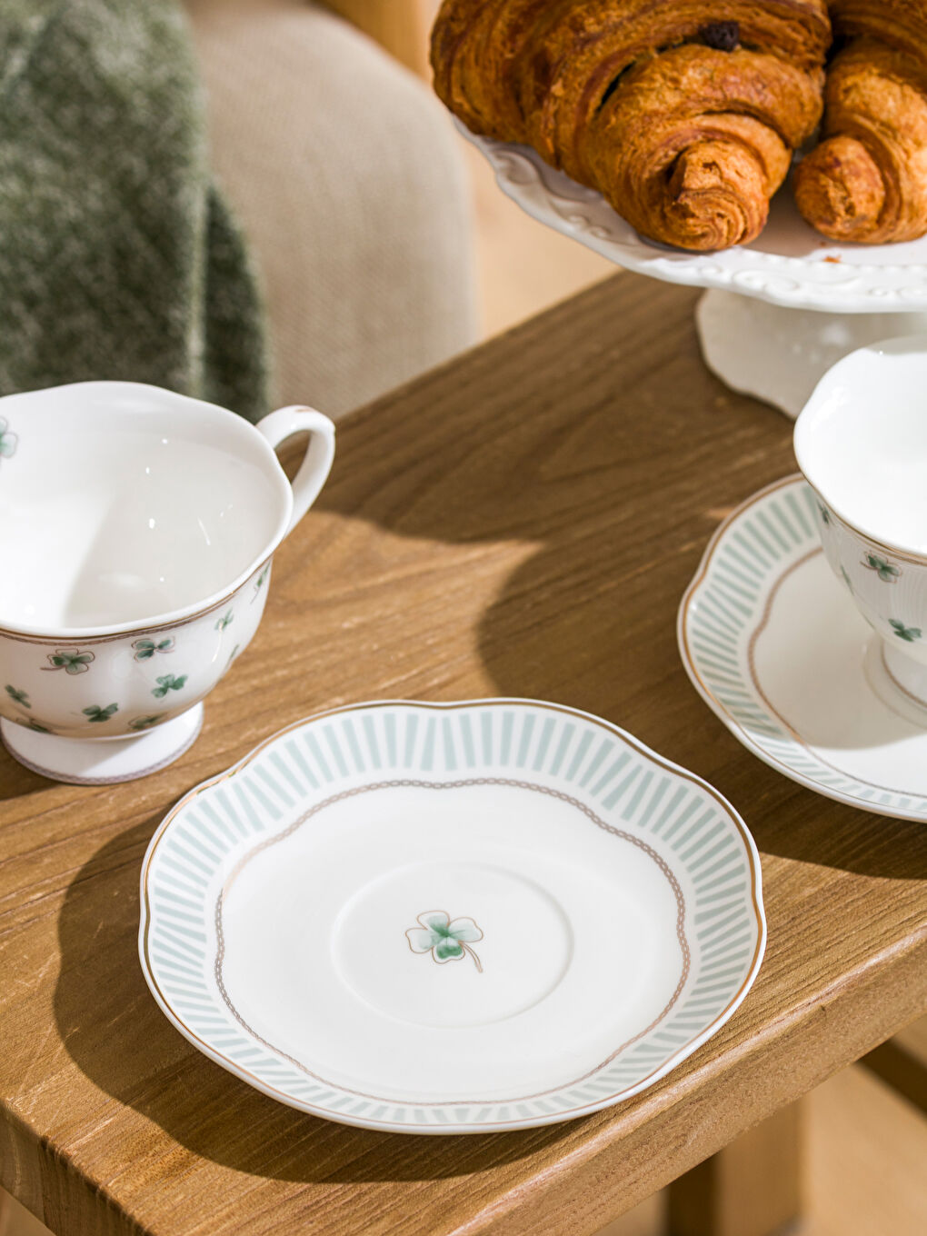 Yeşil Baskılı 2 Kişilik Porselen Çay Fincan Takımı -1