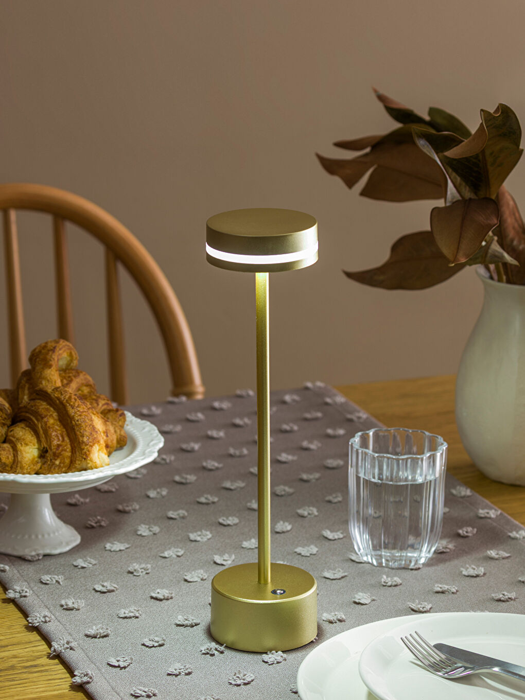 сары Декоративті заттар-1