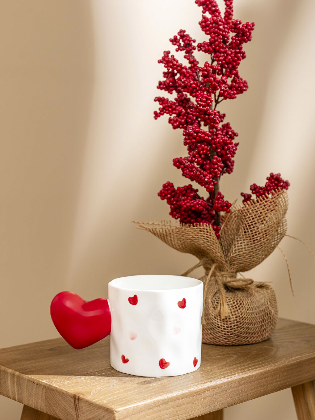 Karışık Kalp Baskılı Porselen Kupa 360 ml