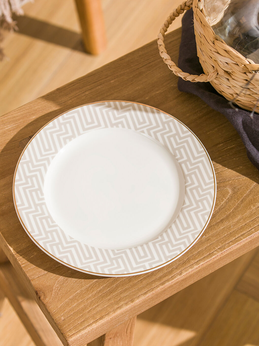 Printed Porcelain Plate 19 cm-1