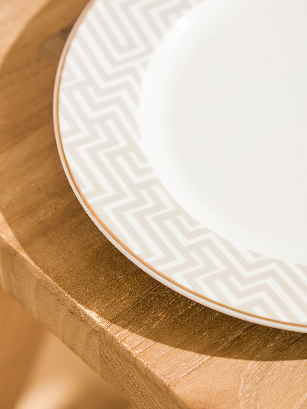 Printed Porcelain Plate 19 cm-2