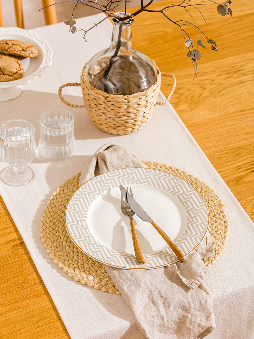 Patterned Porcelain Serving Plate 27 cm