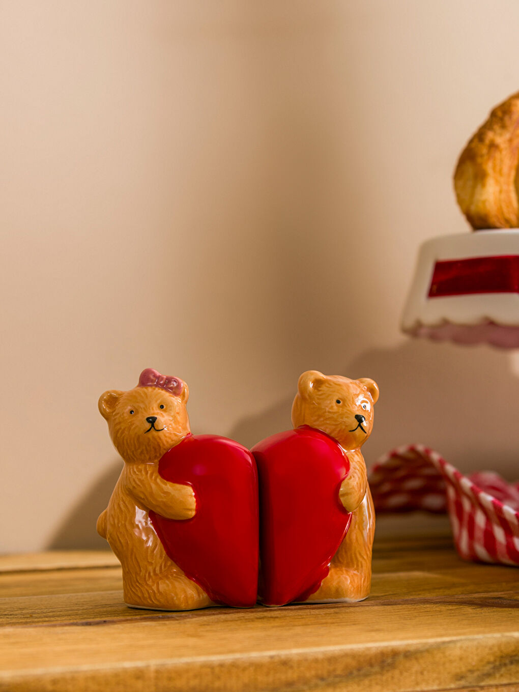 Karışık Kalpli Ayı Figürlü Tuzluk