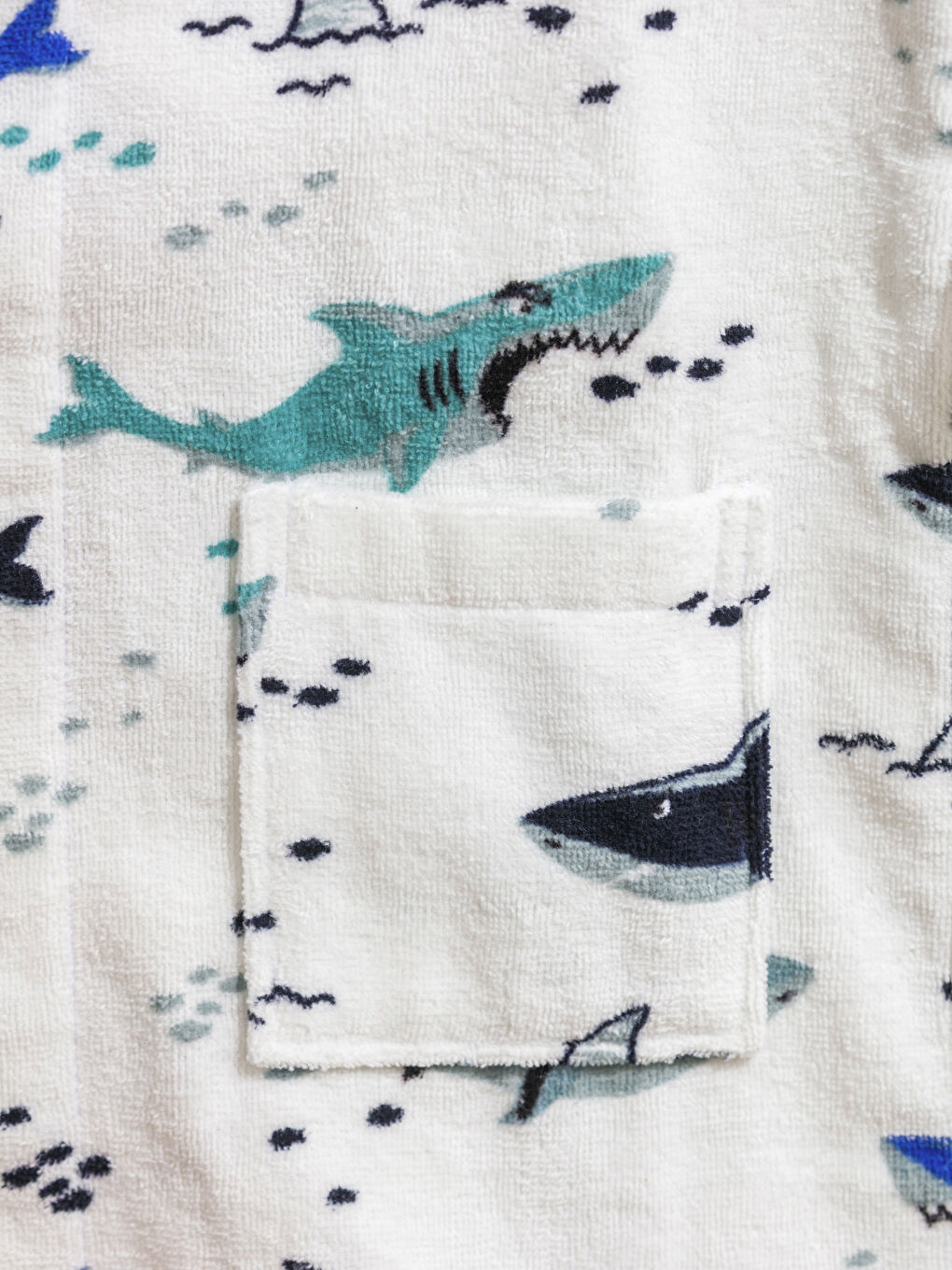 Karışık Baskılı Kapüşonlu Erkek Çocuk Bornoz-4