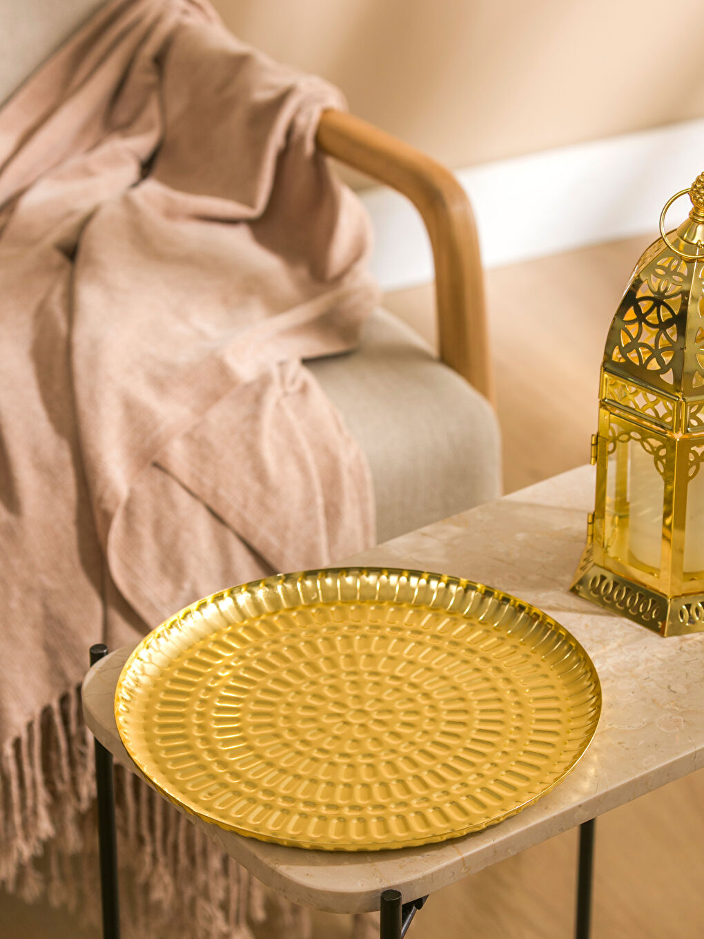 Sarı Yuvarlak Metal Tepsi 25 cm-1