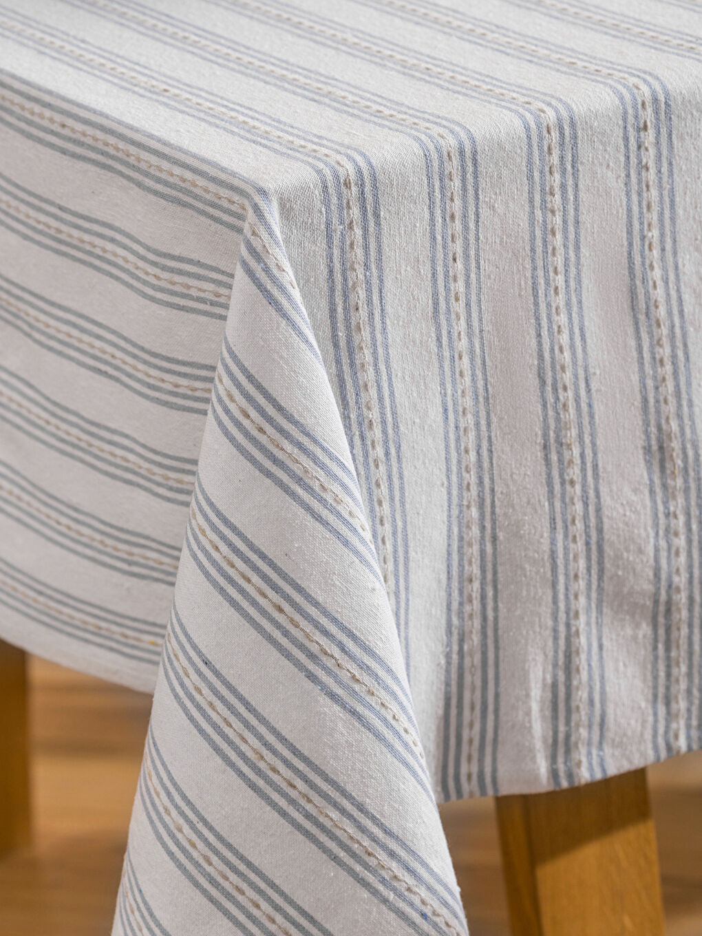 Prugasti Vezeni Stolnjak 140x180 cm-4