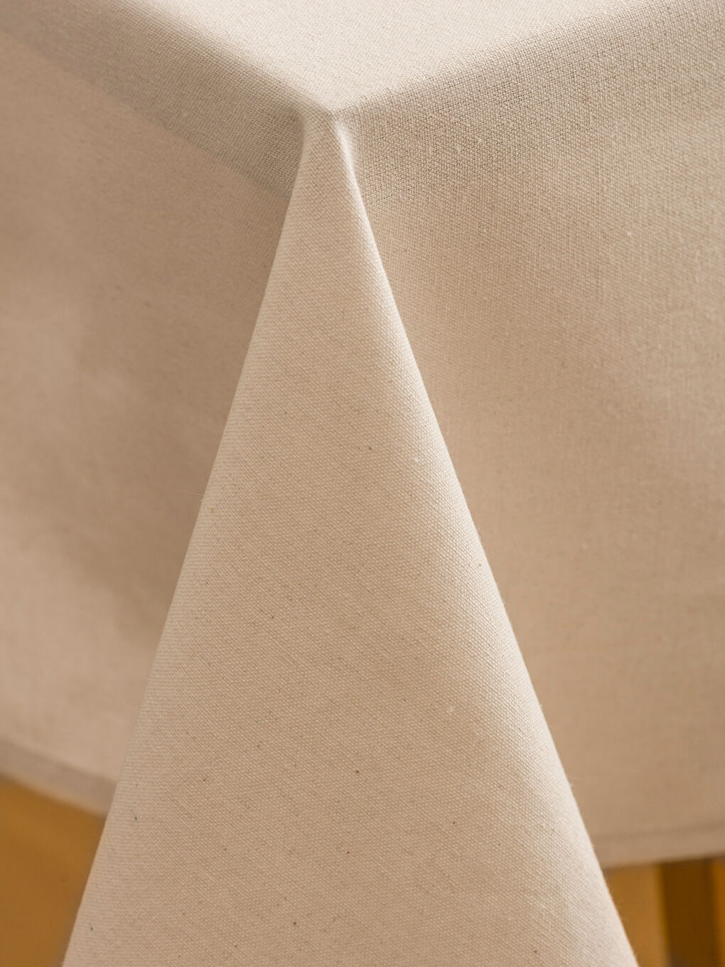 Ekru Fırfır Detaylı Masa Örtüsü 150x220 cm-3