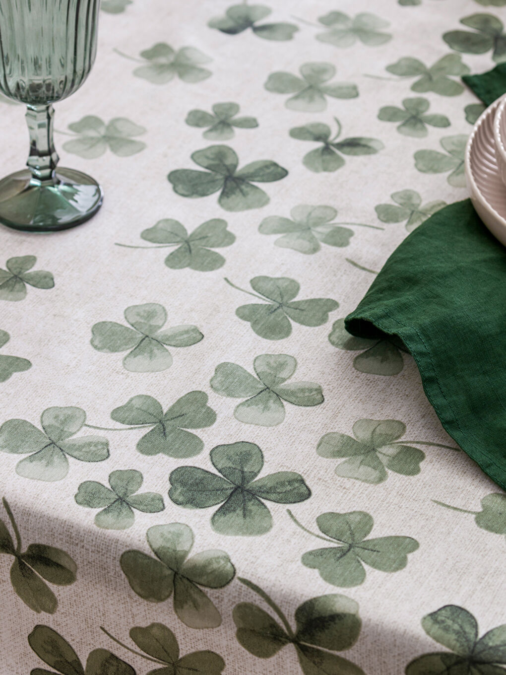 Karışık Yonca Baskılı Masa Örtüsü 150x200 cm-5