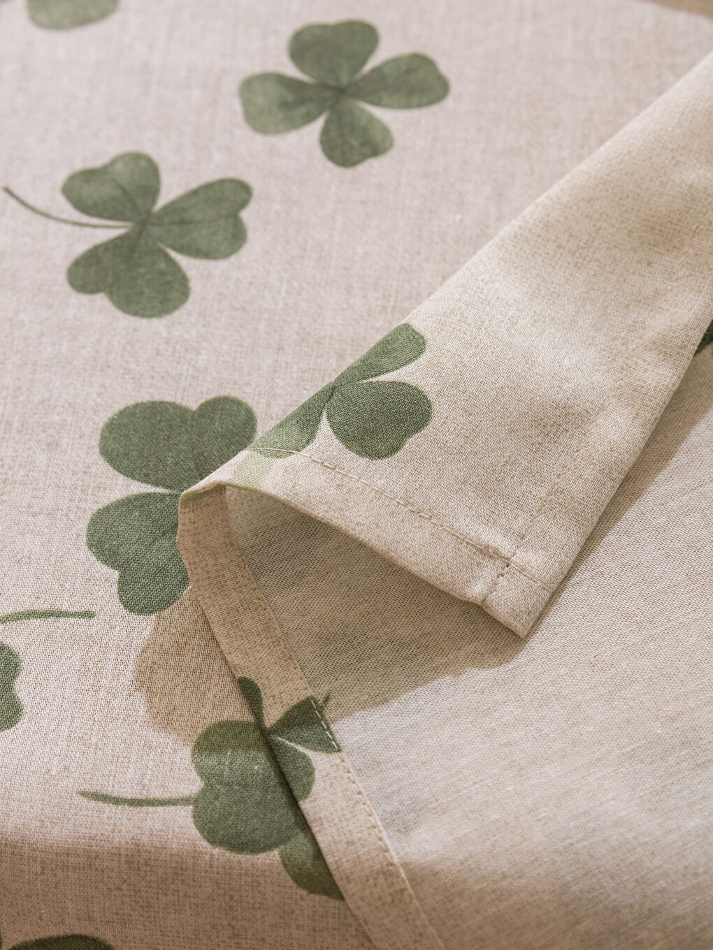 Karışık Yonca Baskılı Masa Örtüsü 150x200 cm-6