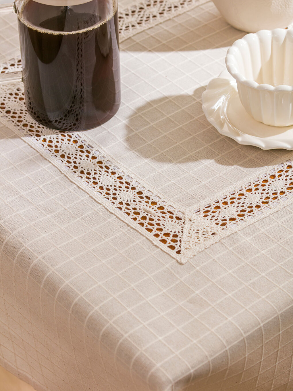 Nappe à Détails en Dentelle avec Pompons 90x90 cm-2