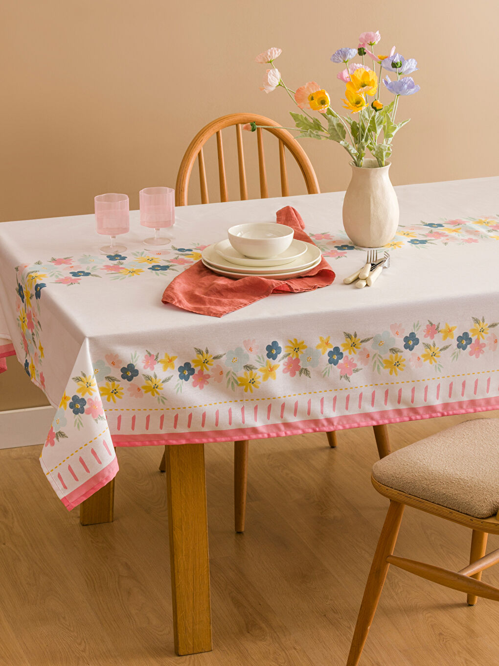 Çiçek Baskılı Masa Örtüsü 150x250 cm