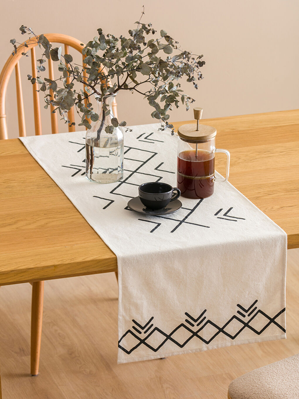 Siyah Desenli Runner 45x150 cm