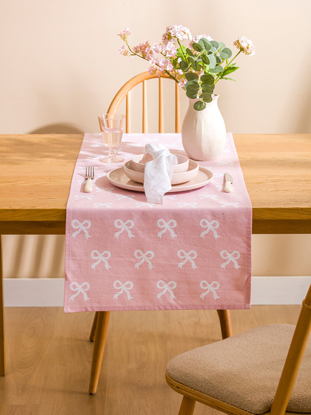 Pembe Fiyonk Baskılı Runner 45x150 cm-1