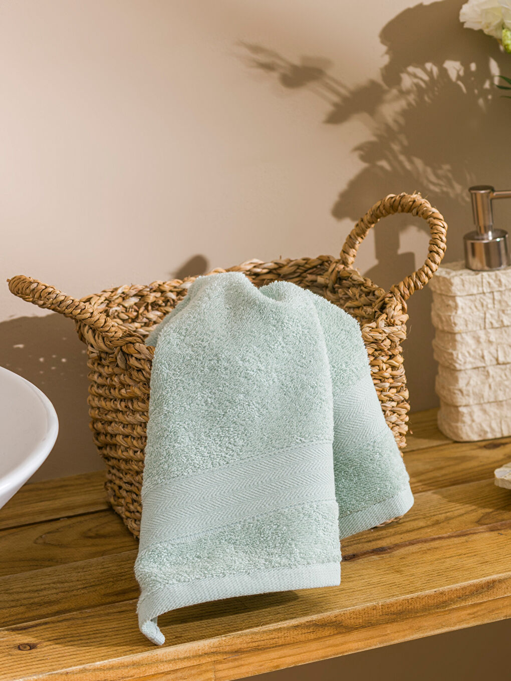 خاولی دەستی پیرۆزەیی-1