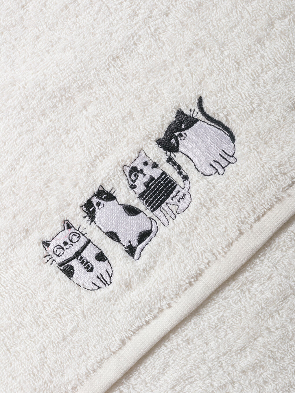 Ekru Nakışlı Yüz Havlusu 50x80 cm-6